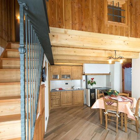 Apartamento Lo Coppa Fen Aosta Habitación foto