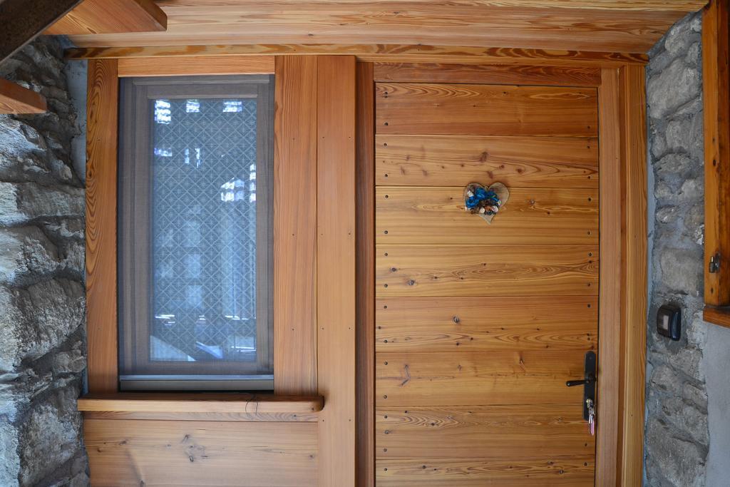 Apartamento Lo Coppa Fen Aosta Habitación foto