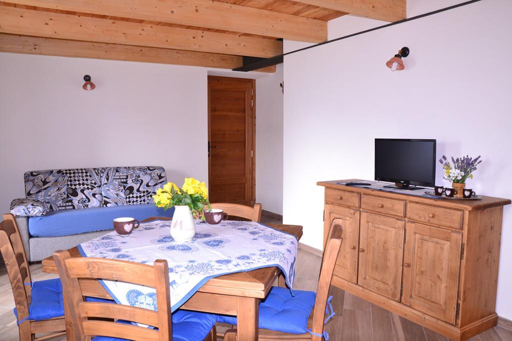 Apartamento Lo Coppa Fen Aosta Habitación foto
