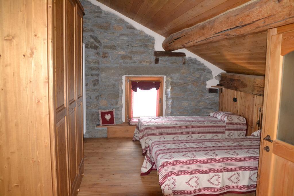 Apartamento Lo Coppa Fen Aosta Habitación foto